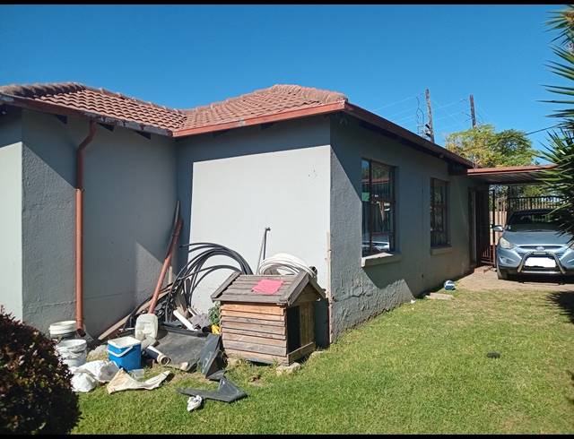 3 BEDROOM FREEHOLD FOR SALE IN COSMO CITY